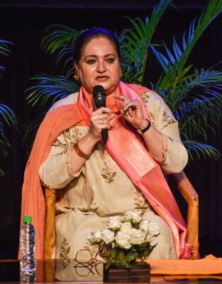 Embracing Other Art Forms | Part III - 18th April, 2023 | Nritya Lekhan | Arshiya Sethi speaking at the event